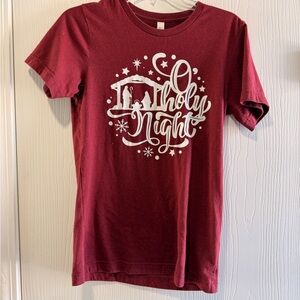 Burgundy 'O Holy Night' Graphic Tee size small - great condition